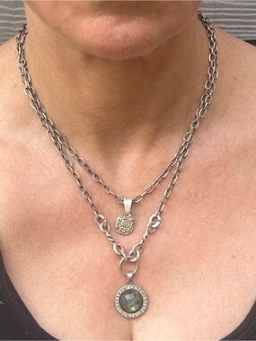 NWOT Tat 2 Layered Antique Silver Necklace with Labradorite Pendant